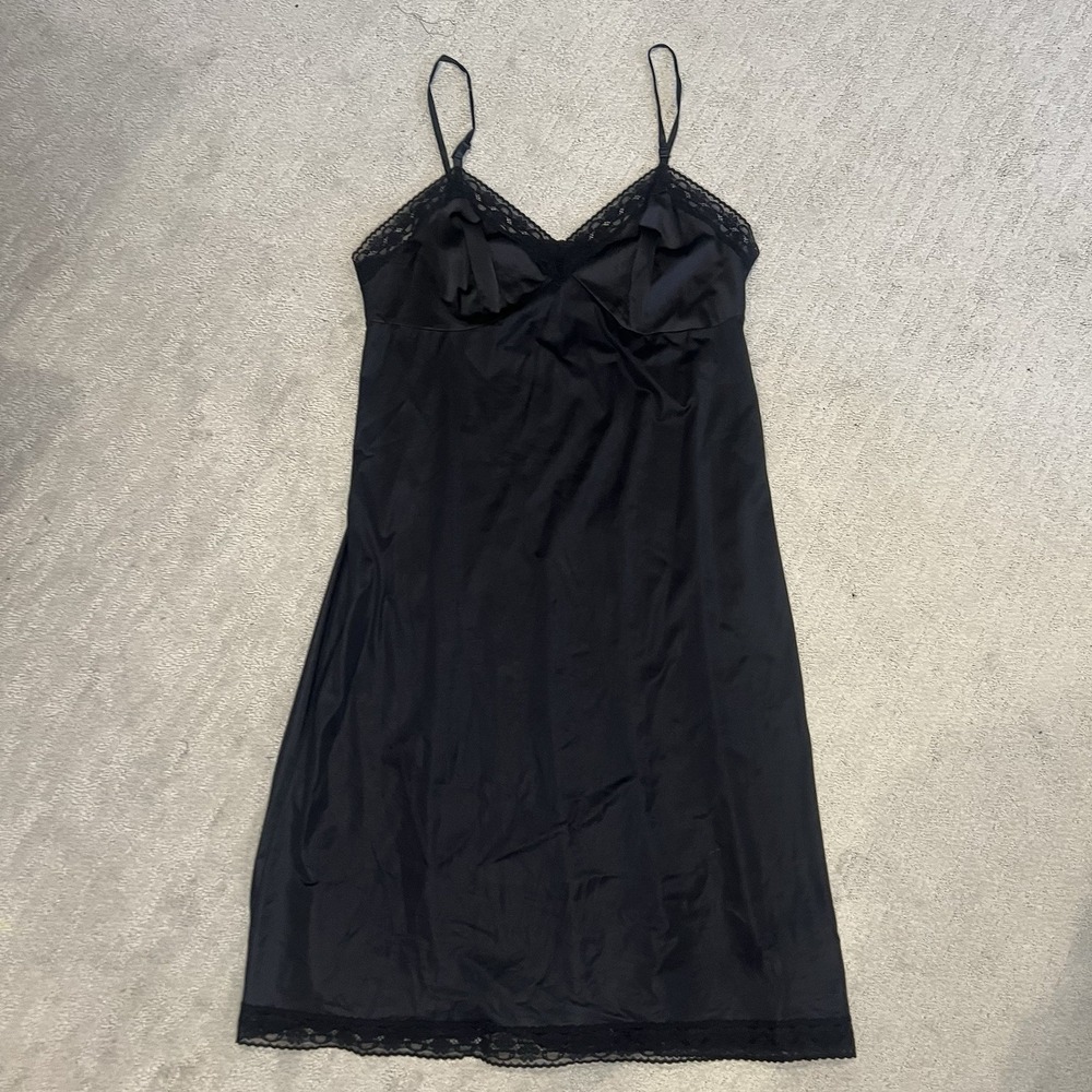 VANITY FAIR Black‎  Nylon Full-Length Slip Style 10-103 Size 40 28" Lace Trim